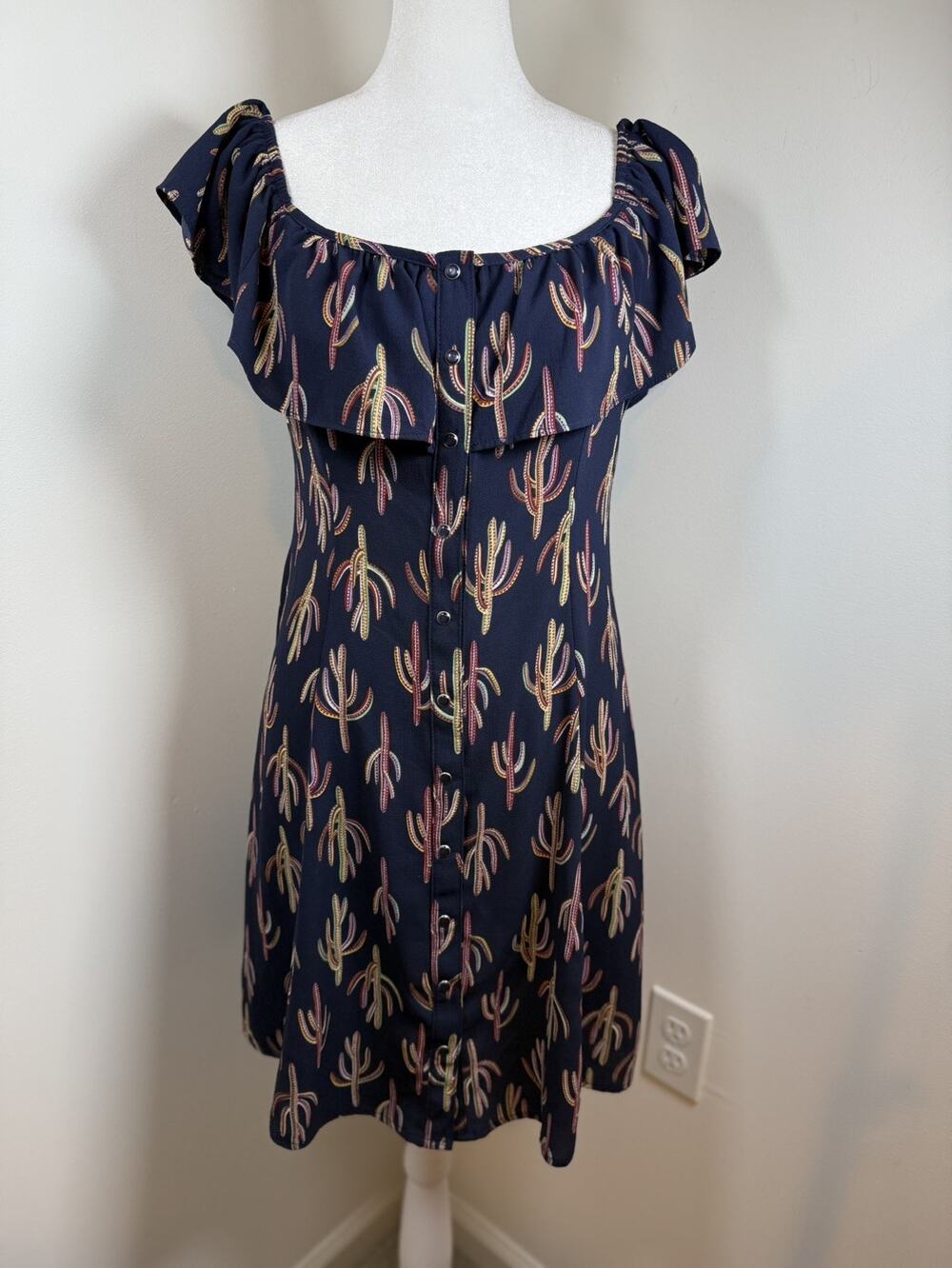 Gypsies & Moondust Size Large Dress Pearl Snap Western Cactus Ruffle Rodeo Boho